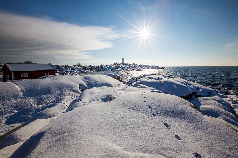 Vackert vinterlandskap, symboliserar en ren och smidig nystart. Läs om hur du digitaliserar rekrytering och onboarding för att skapa trygga och snabba anställningsprocesser i kommunen.